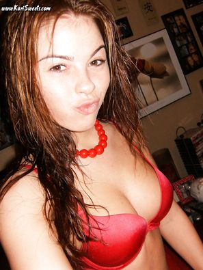 Kari Sweets Shaved Pussy