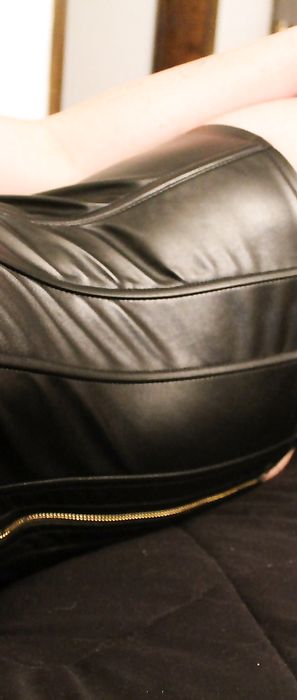 Freckles 18 Black Leather Corset Nude Bedroom