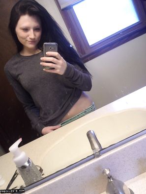 Freckles 18 Naked Selfies With Her Toys