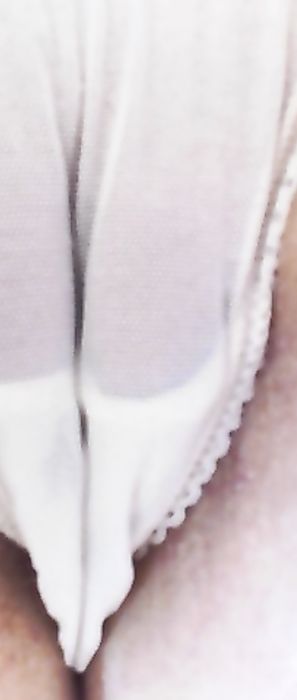 Freckles 18 Fingering Herself In Bed Webcam