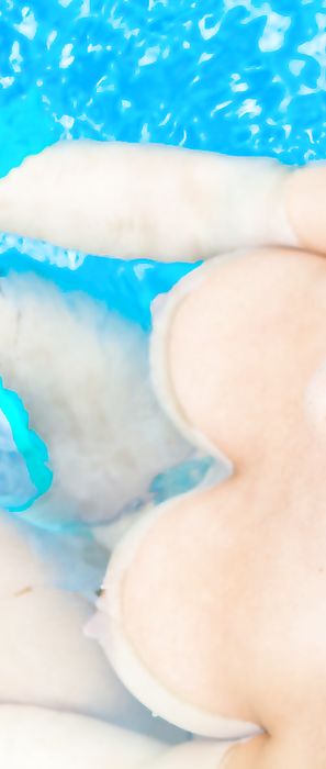 Nikki Sims Bikini Skinny Dip