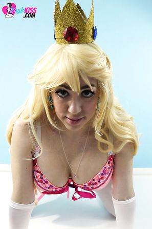 Kayla Kiss Princess Peach Busty Cosplay