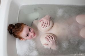 Kaycee Barnes Curvy Pale Redhead Plays With Her Boobs And Ass In The Bath Cosmid