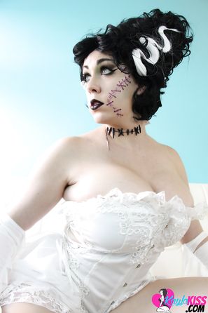 Kayla Kiss Bride Of Frankenstein Cosplay Body Paint And High Heels Nude