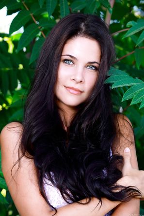 Martina Mink Special Spring Met Art Gets Naked Outside For You