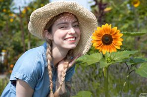 Caring Erin Wife Is Beautiful Zishy