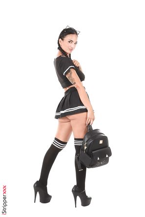 Claudia Bavel I Twat I Taw A Puddy Tat IStripper