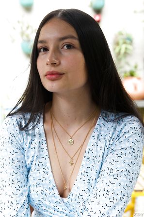 Luisa Medrano Ha Llegado Zishy