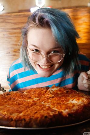 Vonnie Bean No Pants Pizza Zishy