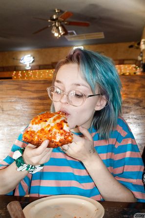 Vonnie Bean No Pants Pizza Zishy