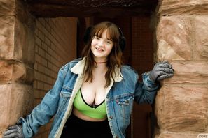 Daisy Wensday Merry Fistmas Zishy