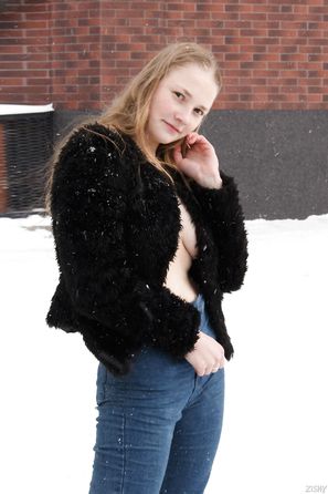 Lida Nowak Snow Is Quiet Zishy