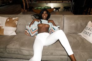 Kelsey and Dee In Atlanta Zishy