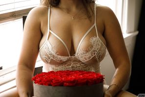 Tyla Jessop Be My Valengine Zishy