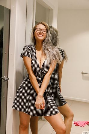 Maddie Crump Doggin At The Nade Zishy