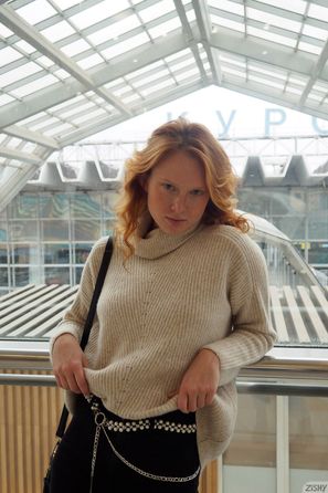 Arina Bik Sucker For Red Zishy