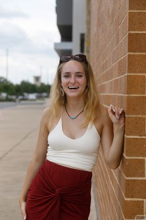 Athena Fleurs Shopping Vibes Zishy