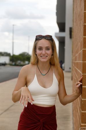 Athena Fleurs Shopping Vibes Zishy