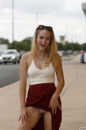 Athena Fleurs Shopping Vibes Zishy