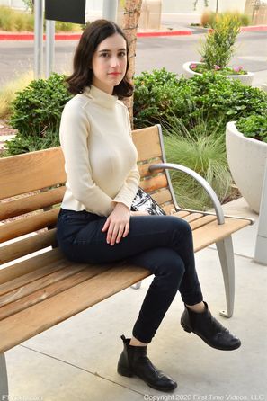 Giulia Busty Christmas FTV Girls