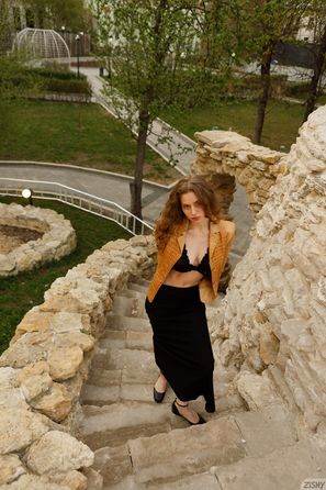 Mitropoliya The Female Gaze Zishy