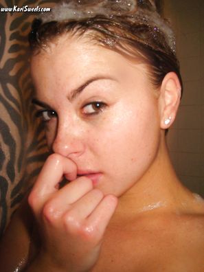 Kari Sweets Naked Wet Shower