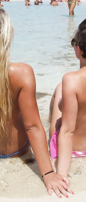 Laura and Sam flaunt it