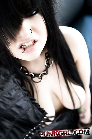 Chaos Kitty punk girl