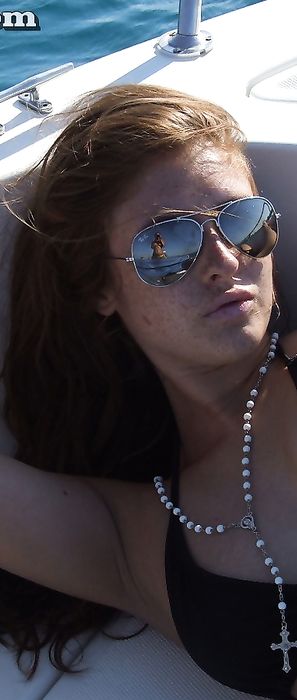 Kerry Anne flaunt it