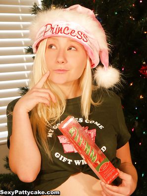 Sexy Pattycake Gift Wrapping Princess