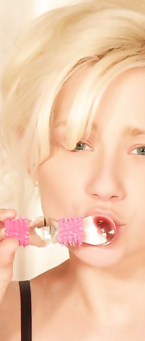 Sexy Pattycake Round Glass Dildo Fun