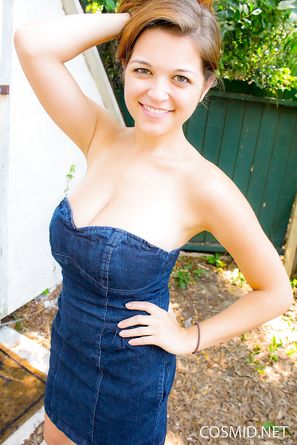 Tessa cosmid garden ho
