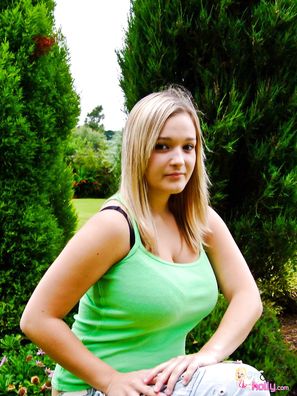 H Cup Holly