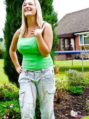 H Cup Holly