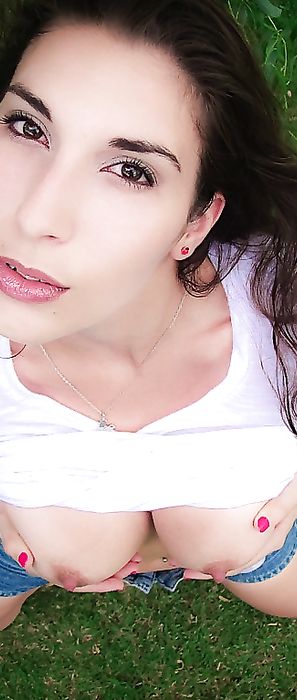 Victoria Moune