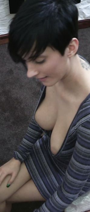 Kim cleavage downblouse