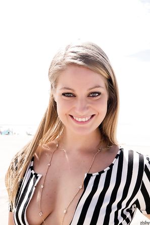 Veronica Weston Off Duty Zishy