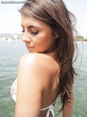 Sarah James flaunt it