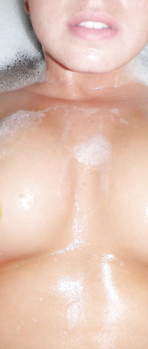 Kari Sweets Nude Shower Candid Selfies