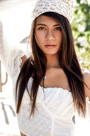 Hannah Le Relaxing Ranch Playboy