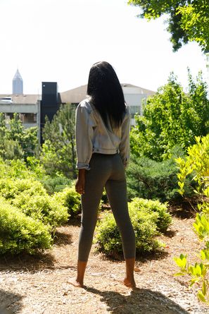 Kelsey Jones She Cryin Zishy