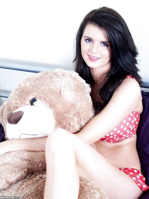 Elle playmate
