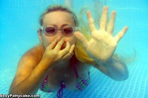 Sexy Pattycake Underwater Pussy